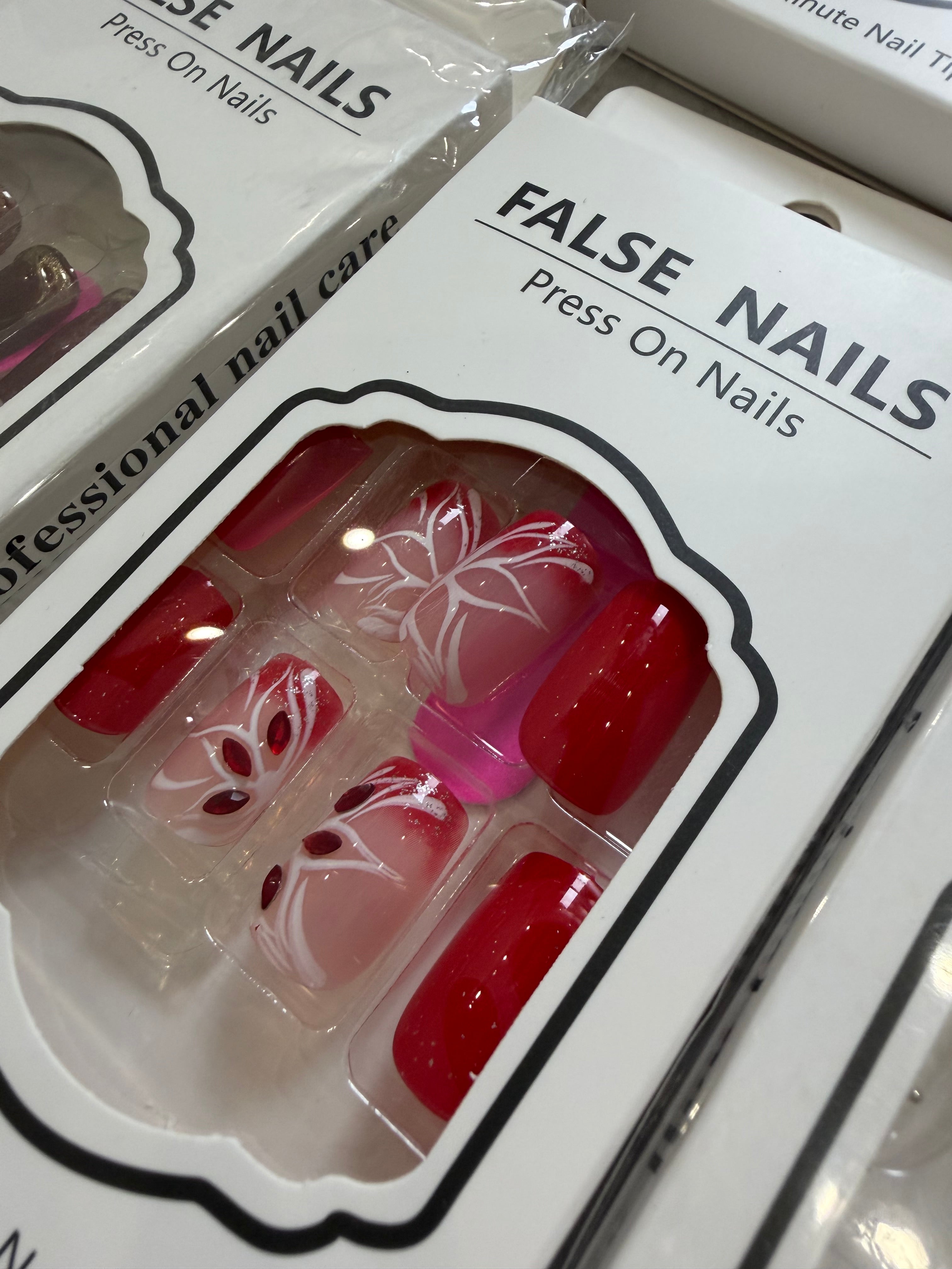 Pack of 15 Artificial Nails Deal