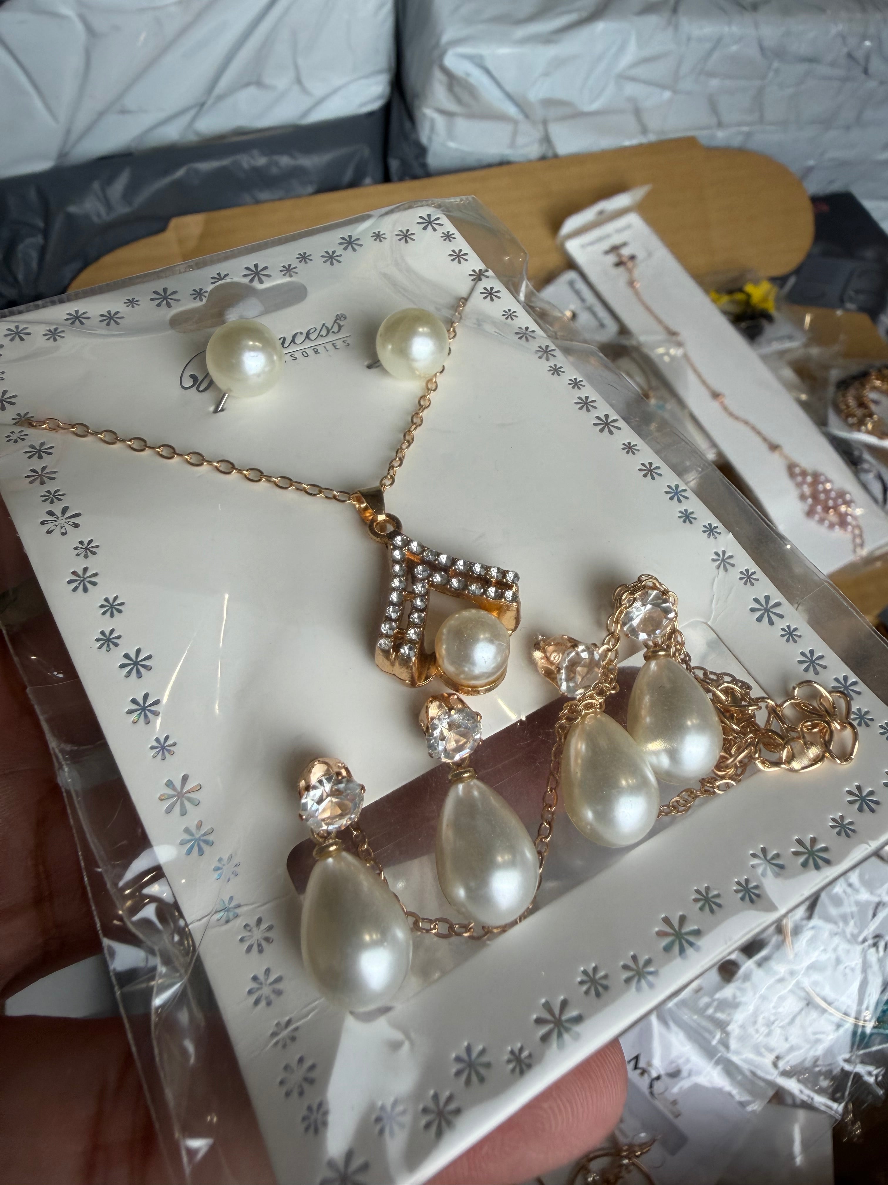 Pack of 15 Sets Jewellery Deal