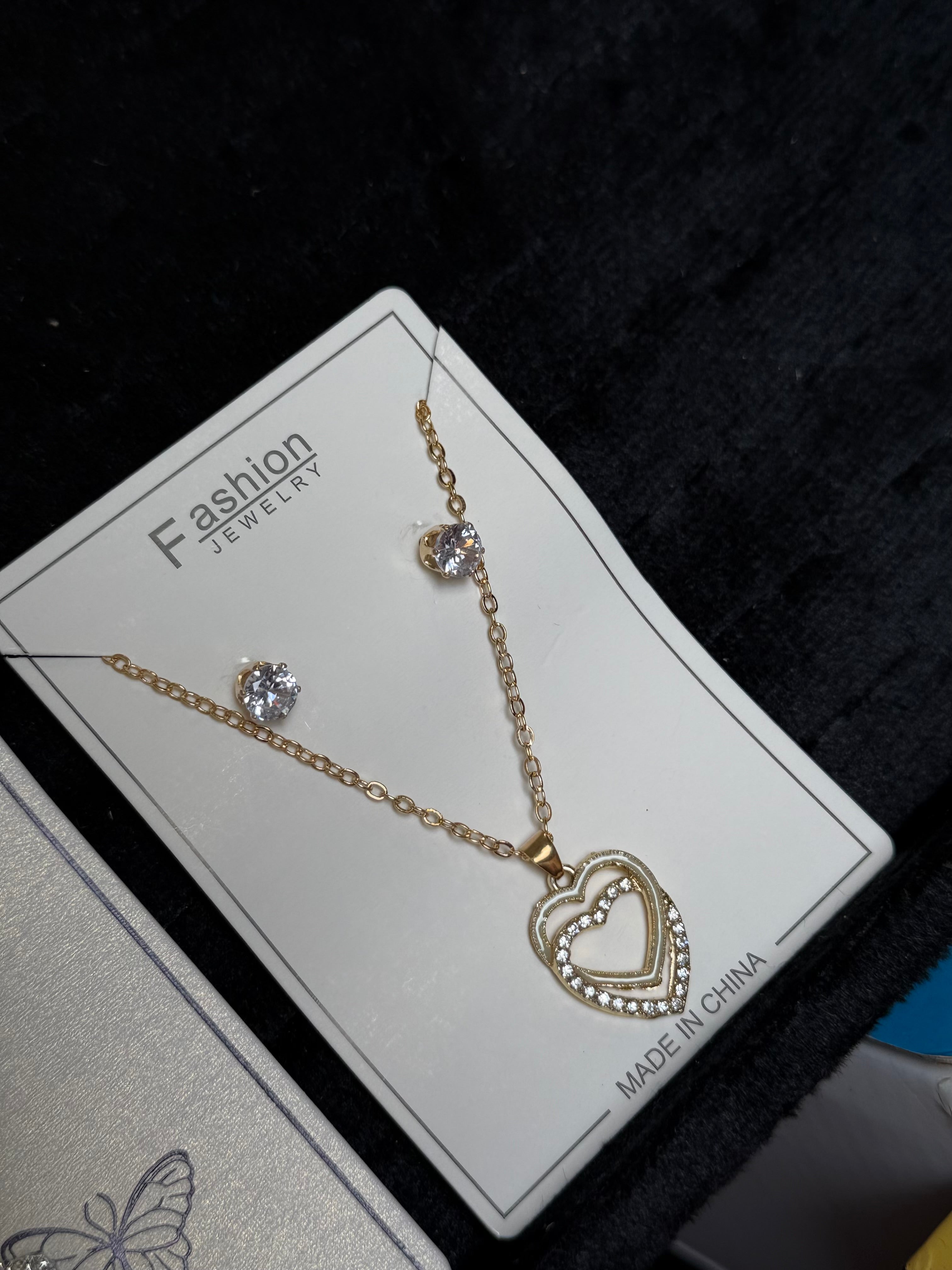 Pack of 30 Sets Jewellery Deal