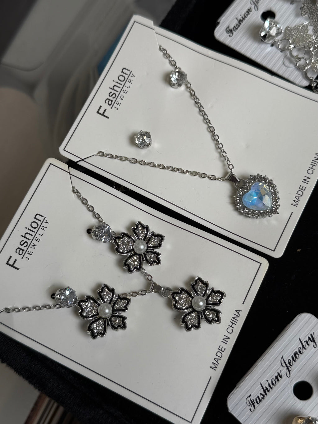 Pack of 30 Sets Jewellery Deal